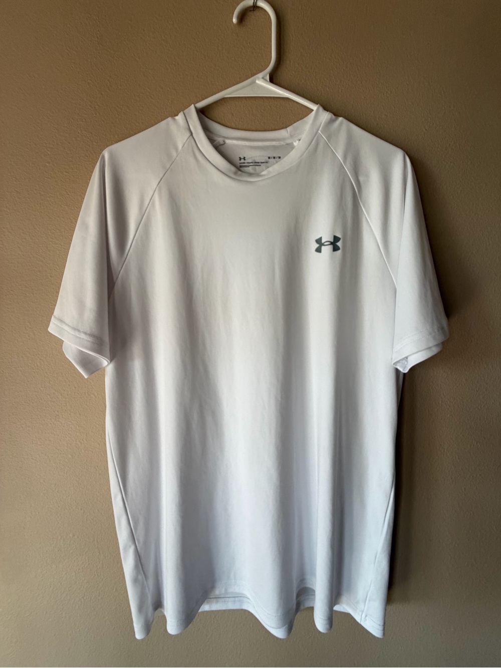 Under Armour White Short Sleeve Performance Tee with Gray Logo